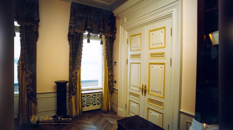 elegantnaya-dvustvorchataya-dver